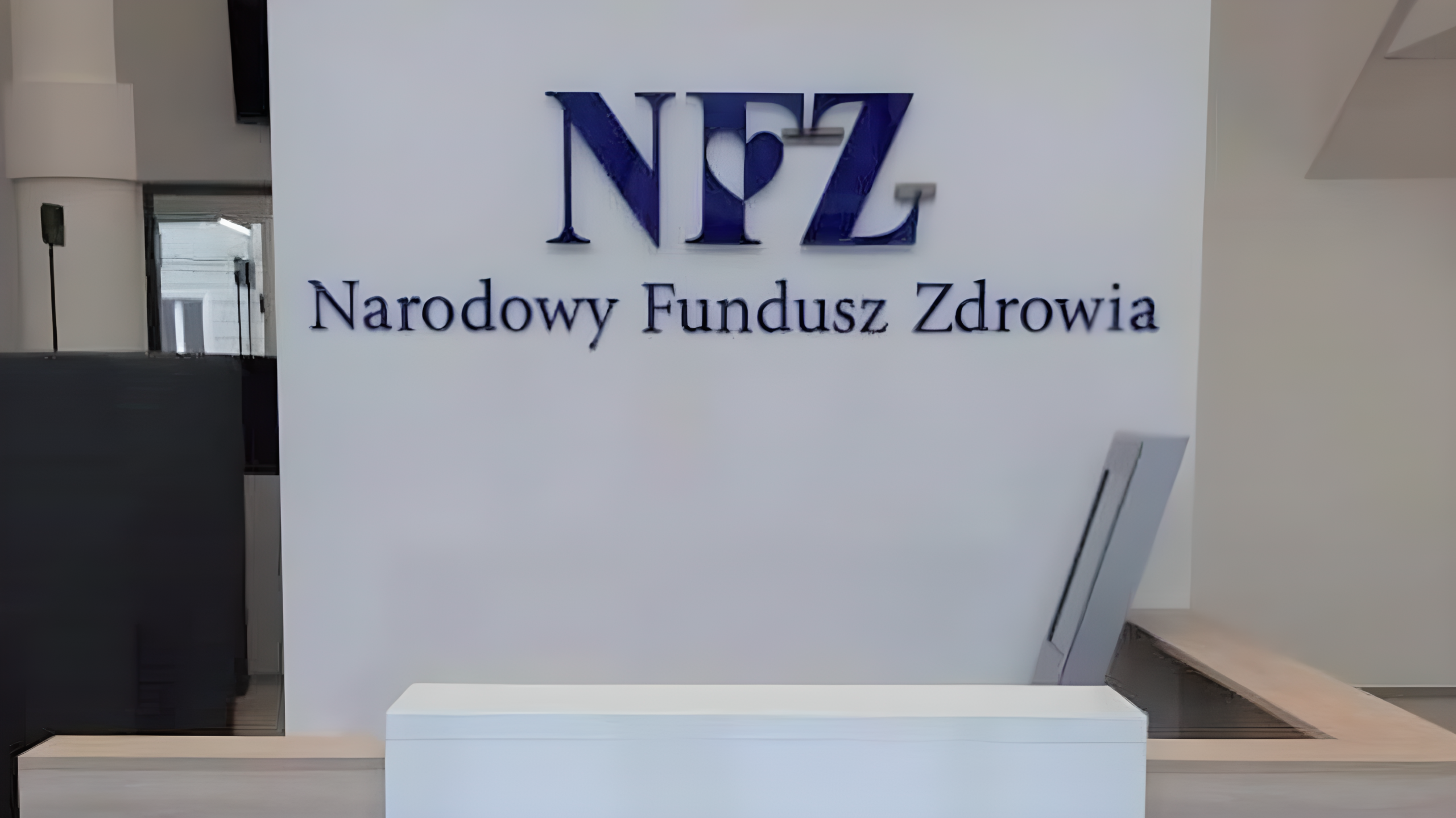 Reforma finansowania zdrowia – siedziba Narodowego Funduszu Zdrowia, symbol deficytu NFZ w 2026 roku